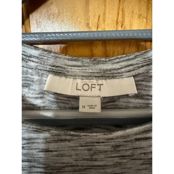 LOFT Women's Grey Marled Short Sleeve Beaded Embellished T Shirt Size M - Picture 3 of 5
